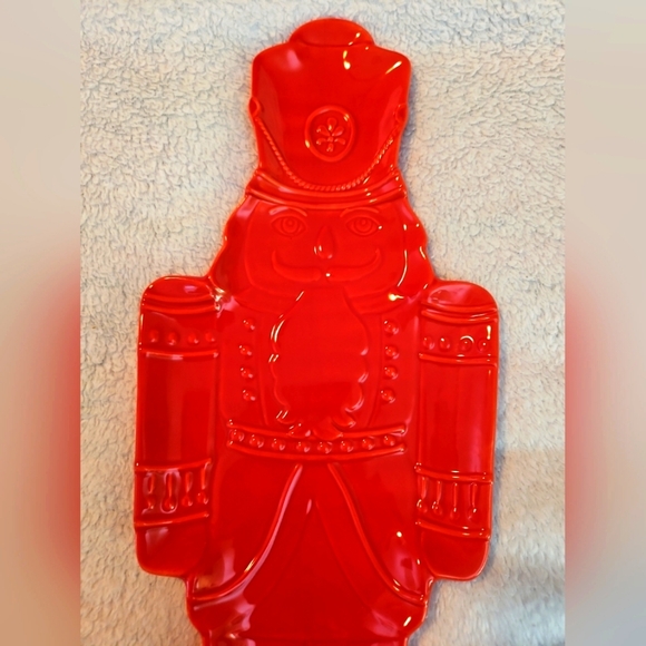 Grasslands Road Red Ceramic Nutcracker Tray Dishwasher And Microwave Safe 16"x6" - Picture 2 of 5